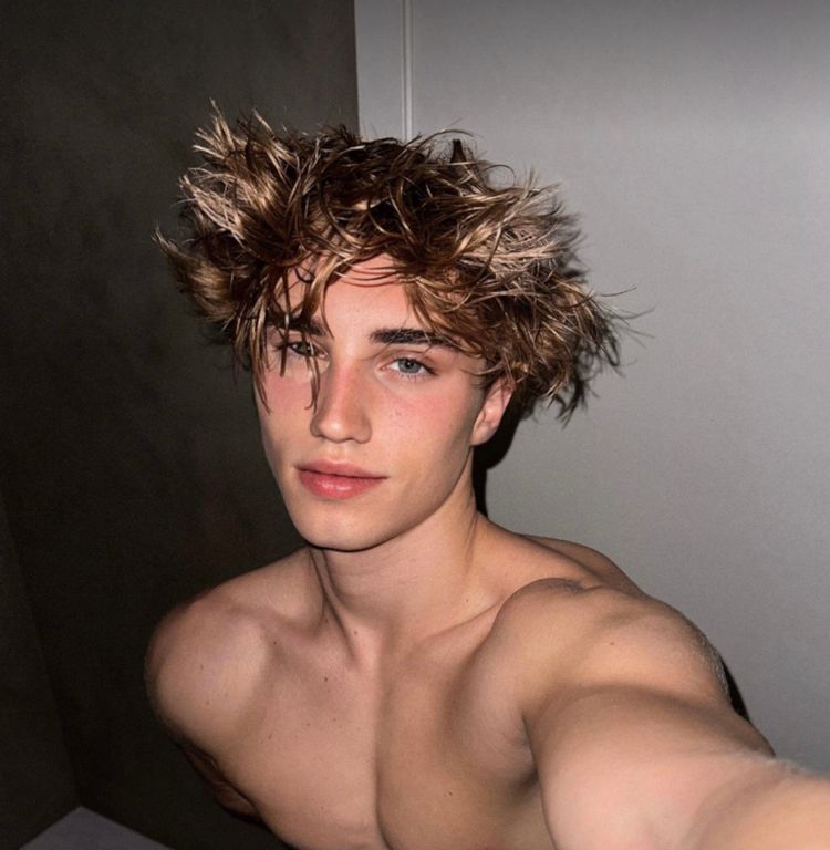 Best Muscle OnlyFans Accounts valsplace