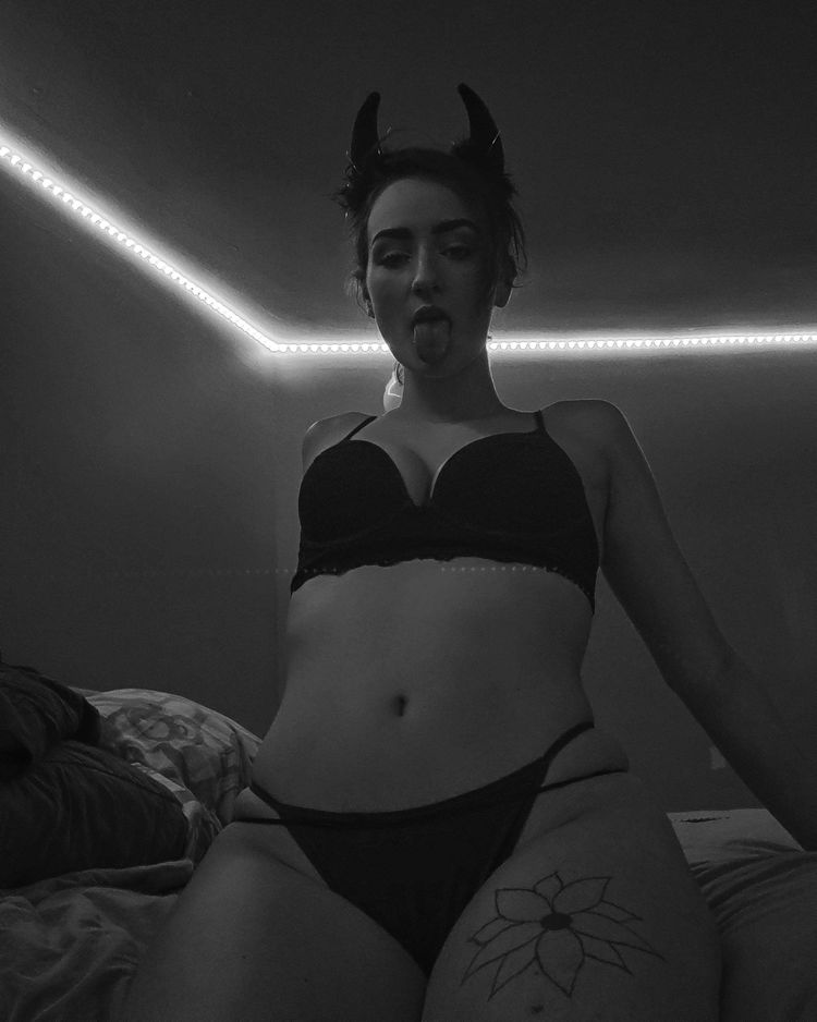 Best Taurus OnlyFans Accounts vanillaswirlz