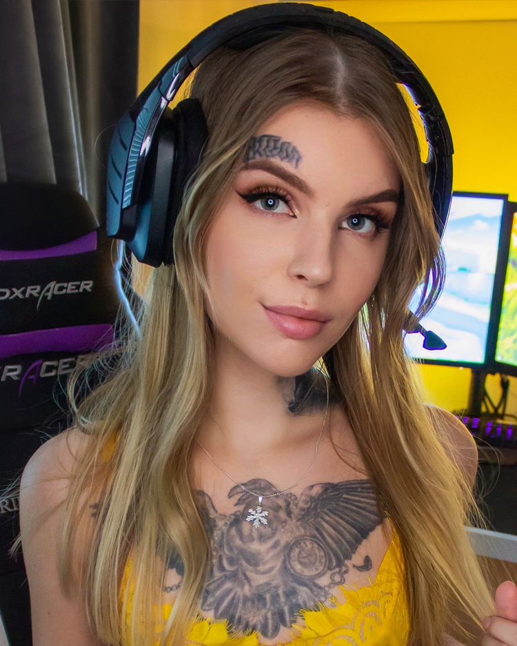 Best Stepsister OnlyFans Accounts vickysteez