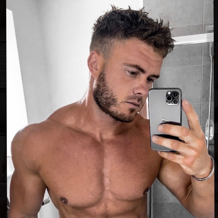 Best Gay OnlyFans Accounts warloree