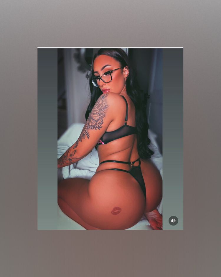 Best PAWG OnlyFans Accounts xxangelxx99